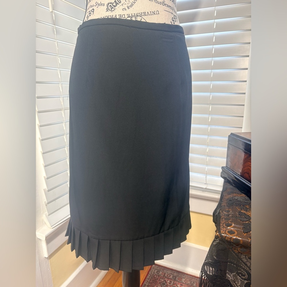 Elegant Black Pleated Skirt